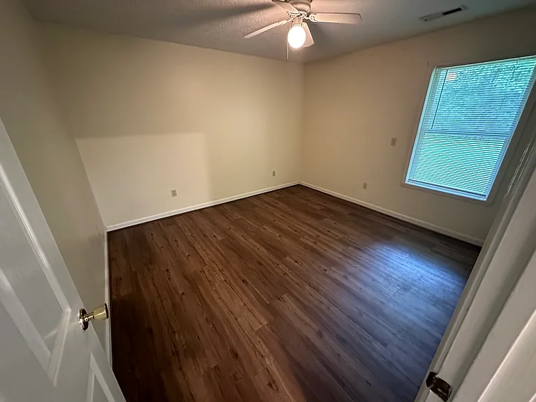 151 Heather Ln — Photo 6