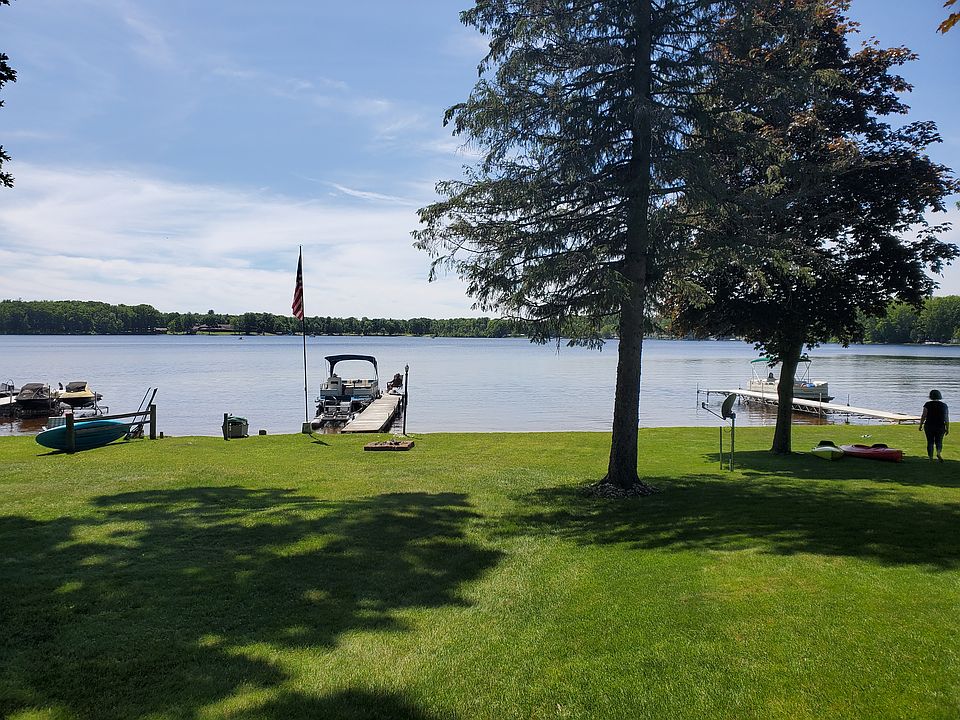 2nd image of 1075 S Wildwood Dr