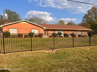 16 Nelson Cir, Jackson, MS