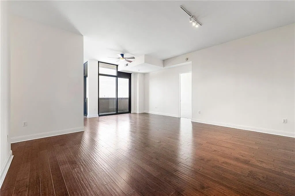 3 bed, 3.0 bath, 1944 sqft, $4,500 — Photo 3