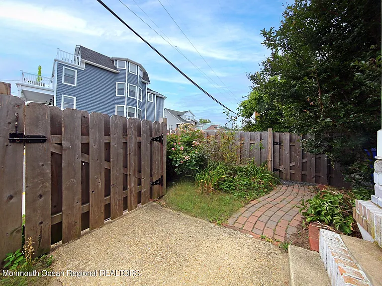 16 Cornwall St — Photo 7