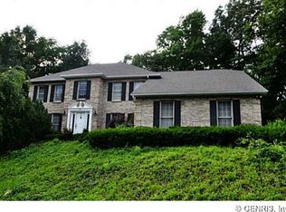 45 Mc Coord Woods Dr, Fairport, NY 14450