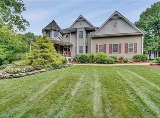 4 Morning Glory Ln, Warwick, NY 10990