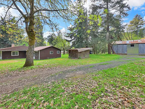 3rd image of 544 Lou Gray Dr