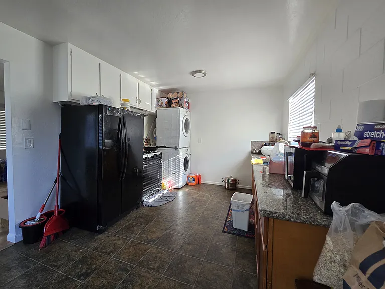 1110 Buena Vista Ave #A — Photo 2