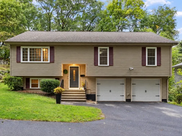 17 Teddy Rd, Worcester, MA 01603