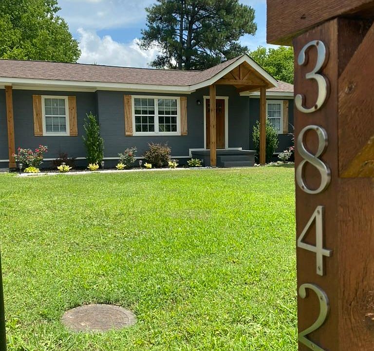 1st image of 3842 Birmingham Dr