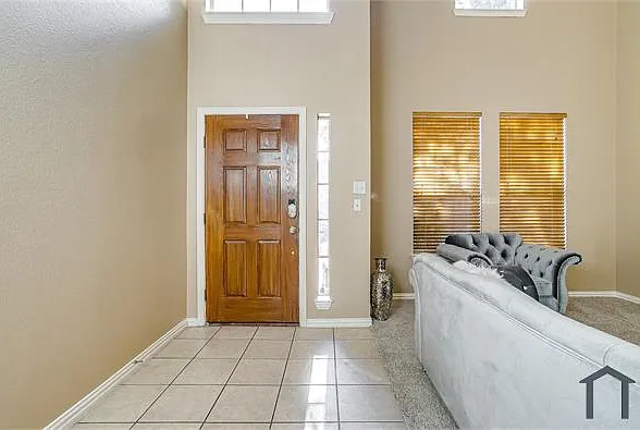 3 bed, 2729 sqft, $3,300 — Photo 3