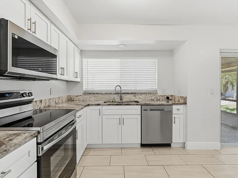 7014 Edenbrook Ct — Photo 13