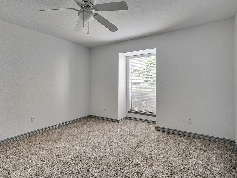 3000 @ Med Center Bedroom