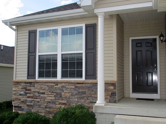 2nd image of 1216 Amelia Dr