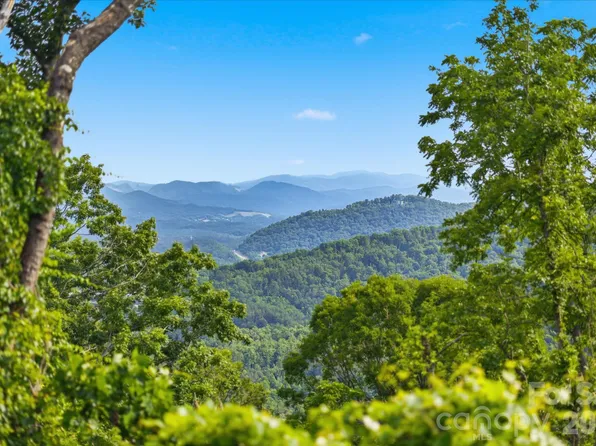 999 Perrion Ave #18, Weaverville, NC 28787