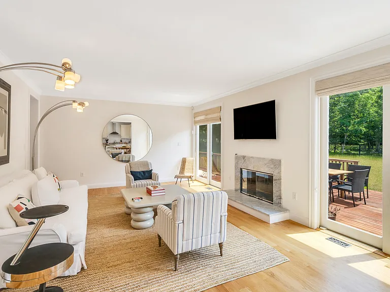 8 Wildflower Ln — Photo 5