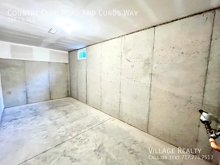 Country Club Rd — Photo 93