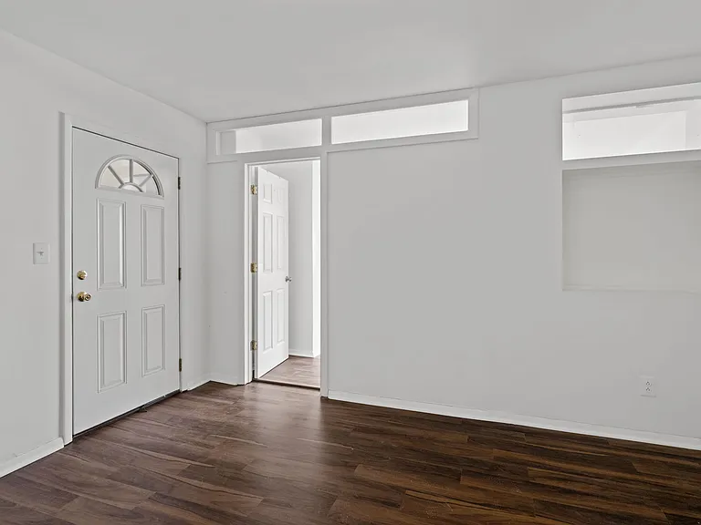 4617 Locust St #1 — Photo 2