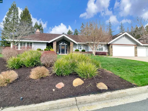 19 Harrington Rd, Moraga, CA 94556