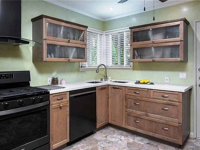909 N Santa Anita Ave — Photo 10