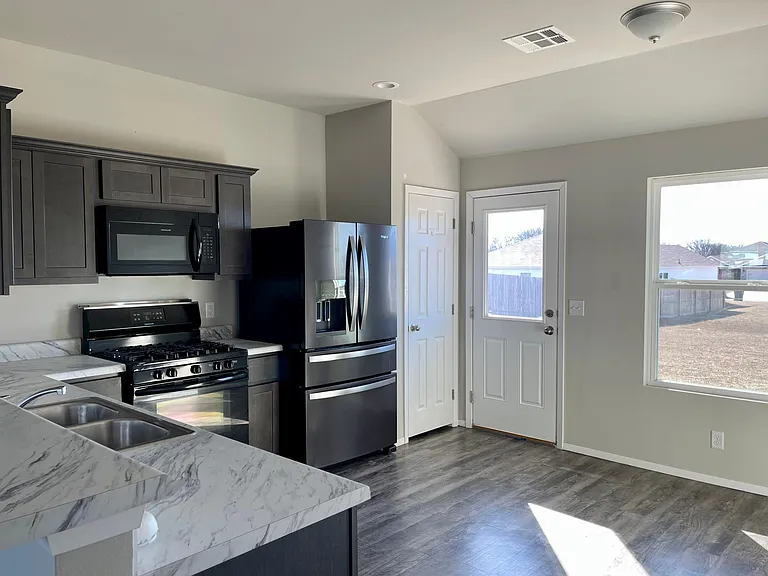 10242 E Larry St — Photo 5