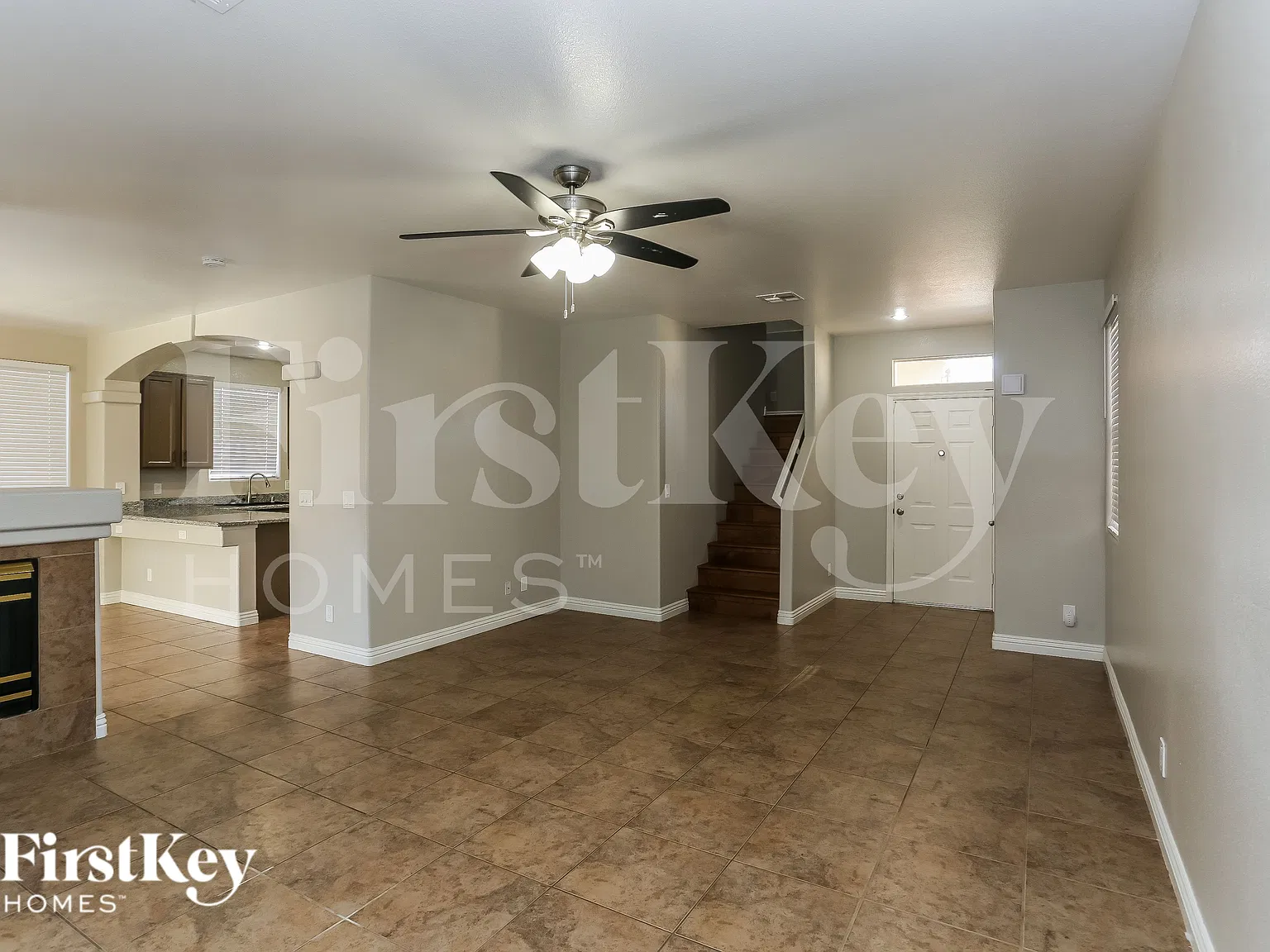 4 bed, 2.5 bath, 1833 sqft, $2,345 — Photo 3