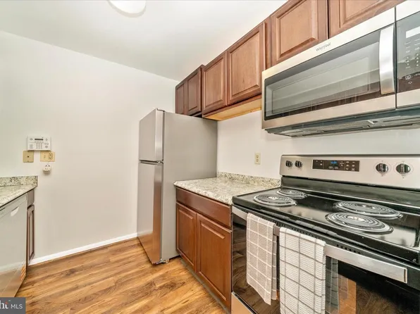 208 Water Fountain Ct Unit 103, Glen Burnie, MD 21060