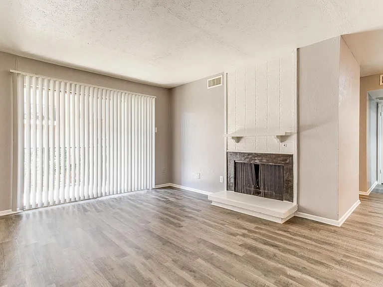 Vista Buena Apartments — Photo 25