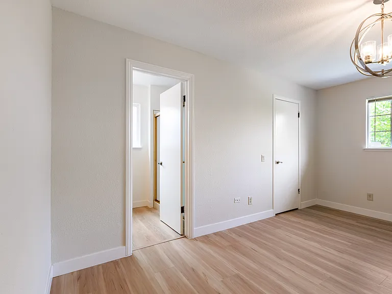 2404 Berrywood Dr — Photo 14