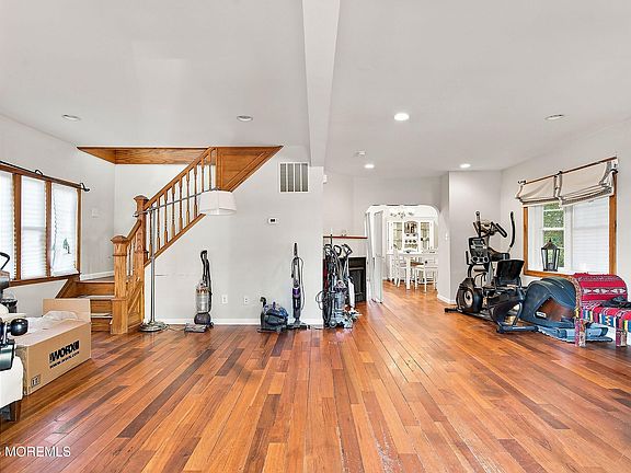 5th image of 245 Cedarcroft Avenue
