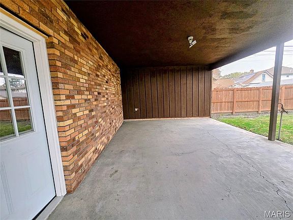 4th image of 2319 Washington Ave
