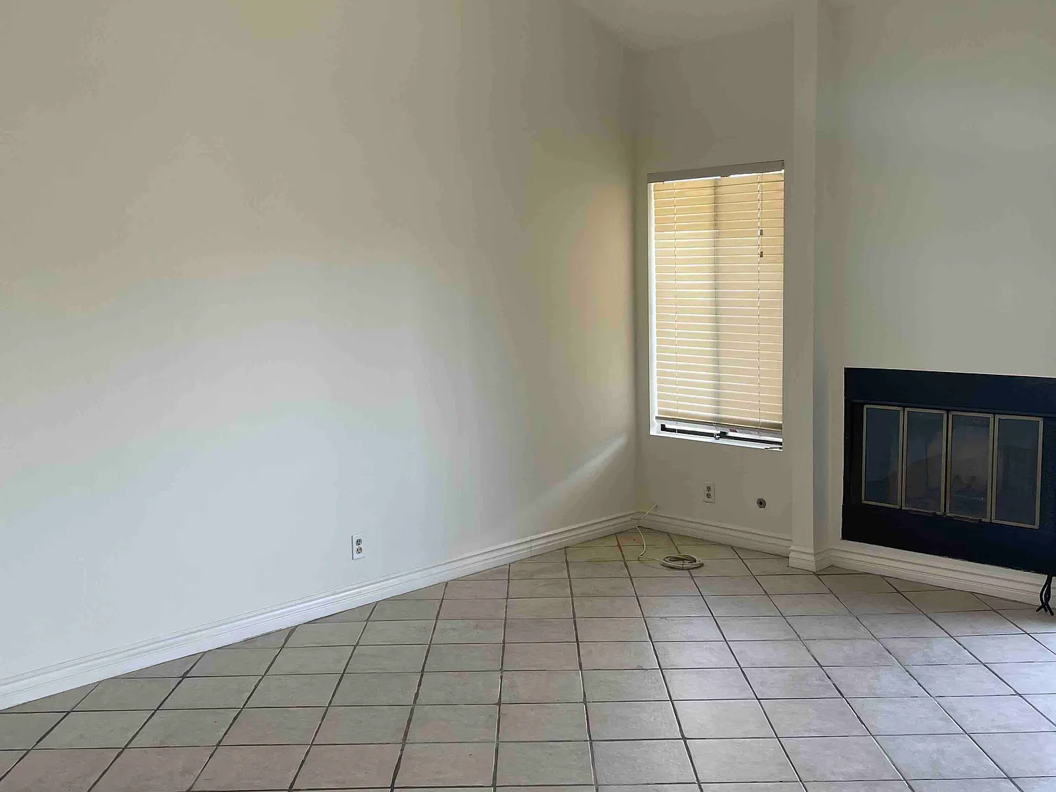 2 bed, 892 sqft, $2,000 — Photo 4