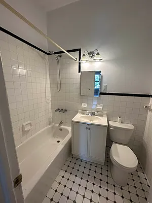 Rented by Compass | media 40