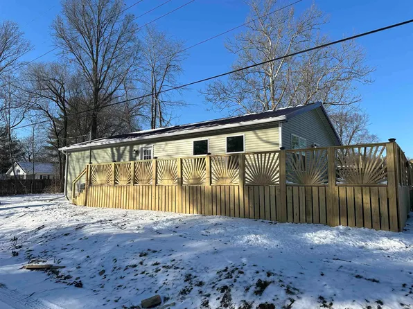 113 Larrimer St, Crane, IN 47522