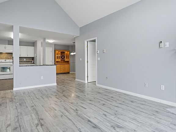 4th image of 45520 Knight Rd #413