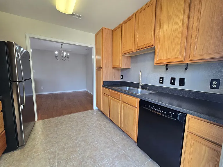 9804 Blackwell Dr — Photo 6