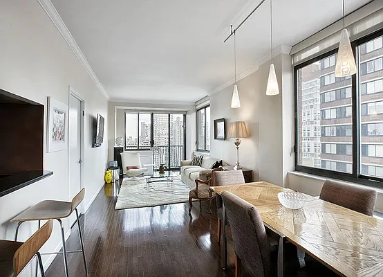 Sold by Warburg | media 1