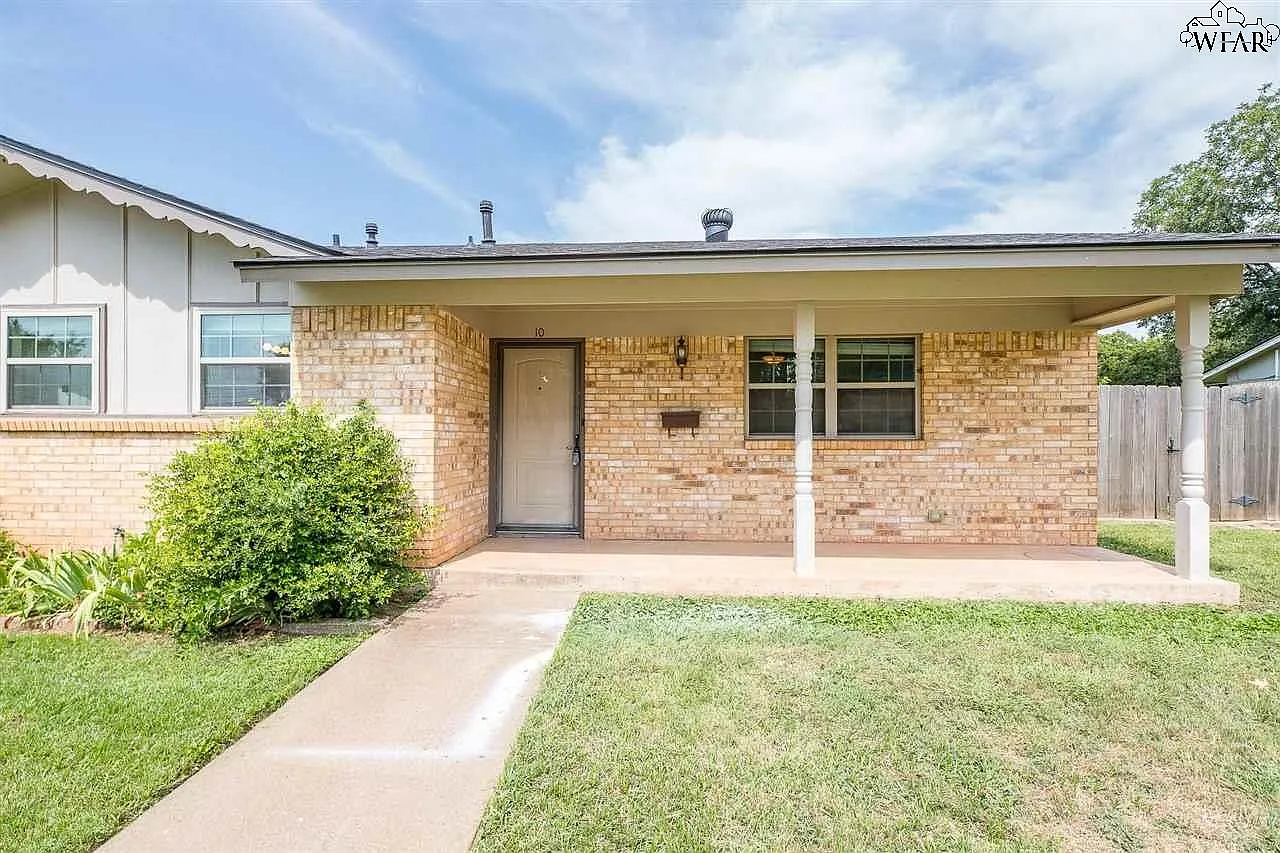 3 bed, 2.0 bath, 1435 sqft, $2,195 — Photo 2