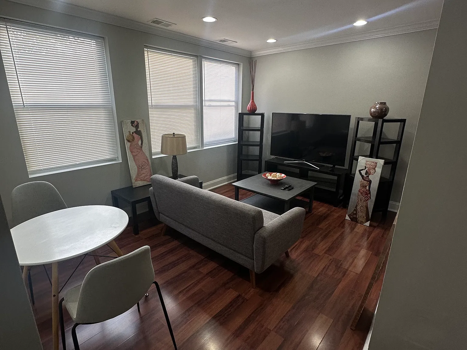 4255 Edson Pl NE — Photo 4