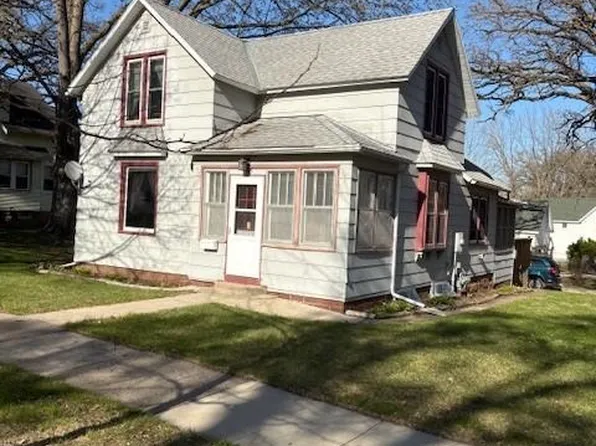 585 Franklin St SW, Hutchinson, MN 55350