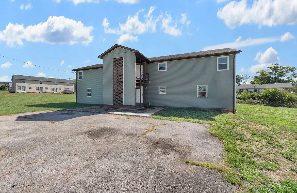 2 bed, $850 — Photo 1