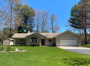 N534 E Fairland Cir, Menominee, MI 49858