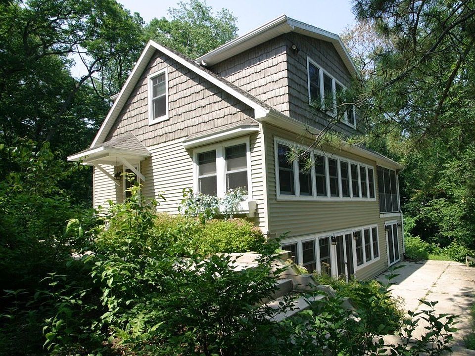 For Sale: N4038 Highway U, Caledonia, Wisconsin 53901