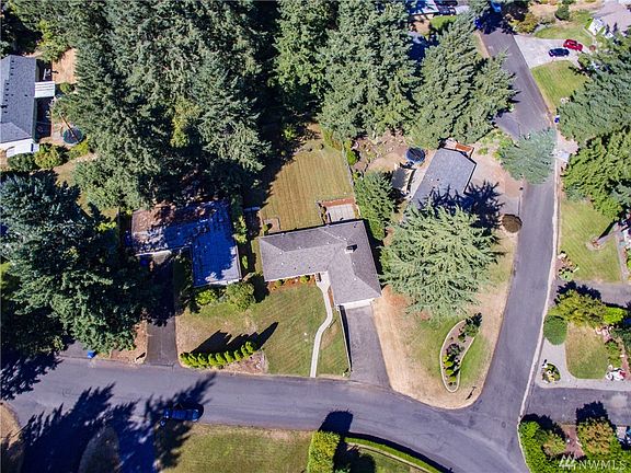 2nd image of 10445 Glenwood Dr SW
