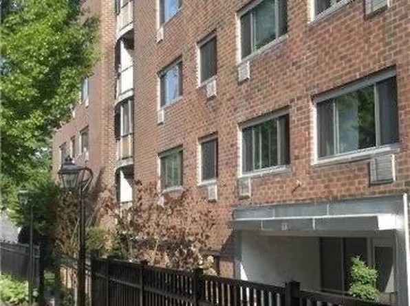 101 Clinton Avenue #4H, Mineola, NY 11501