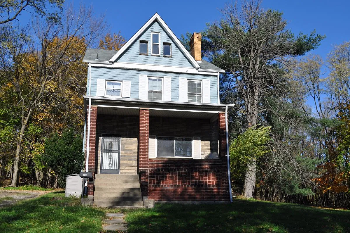1 bed, 1400 sqft, $910 — Photo 1