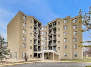 1750 N Marywood Ave APT 305, Aurora, IL