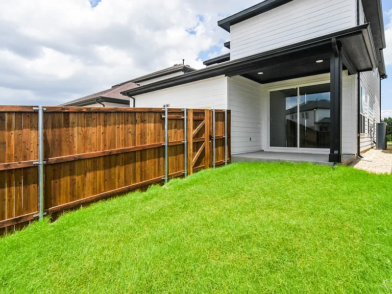 14541 Durant Ln — Photo 24