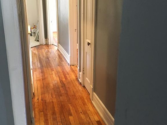 2nd image of 119 N Ellis St
