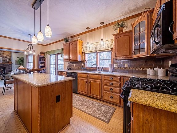 5th image of 7185 Summerhill Dr