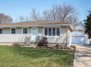 1812 4th Ave NW, Waverly, IA 50677