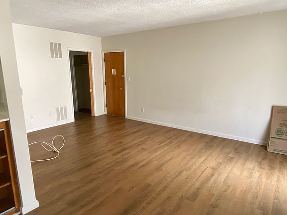 3rd image of 1677 N Lake Ave APT 11
