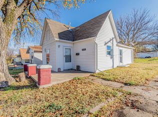 208 N 1st St, Herington, KS 67449